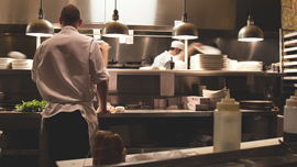 実写版「レミーのおいしいレストラン」!?小指サイズの小さなシェフがレストランでおもてなし