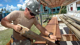 「大工」は男のロマン！YouTubeチャンネル「Cottage Life DIY」には、男の憧れが満載だった