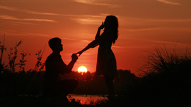 女性が感動するプロポーズのシチュエーションは？オススメ動画を紹介