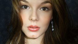 デジタルの進化は女子の味方！上手な自撮り方法と、3倍盛れる自撮り用メイク