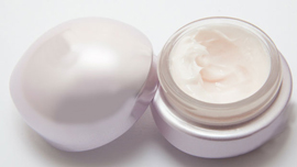 ニベア（青缶）でできる、簡単スキンケア方法！～イマドキ女子はみんなやっている～